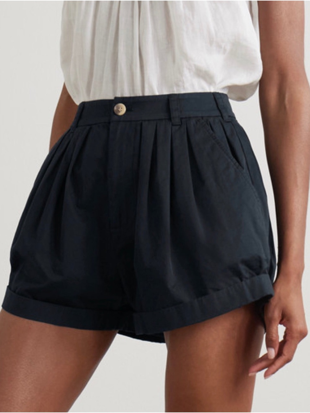 Doen Paige High-Waist Pleated Women’s Shorts - Black - Picture 2 of 2